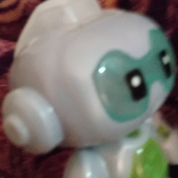 Robot guy - Picture 3 of 4